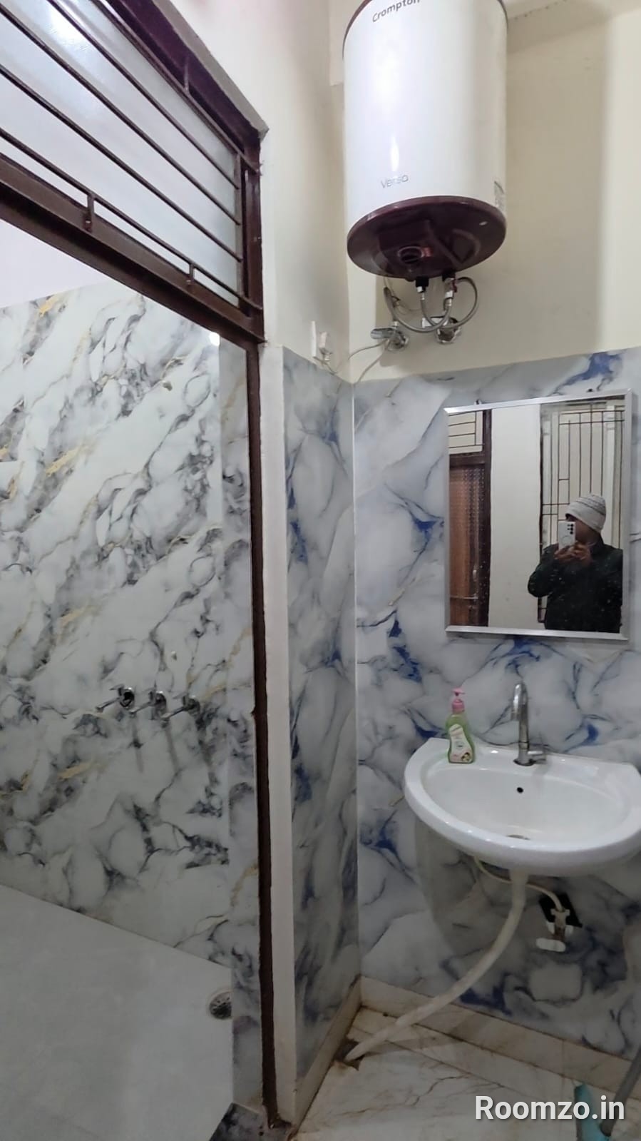 PG in Katra Madhopur  — verified broker-free listing | Roomzo