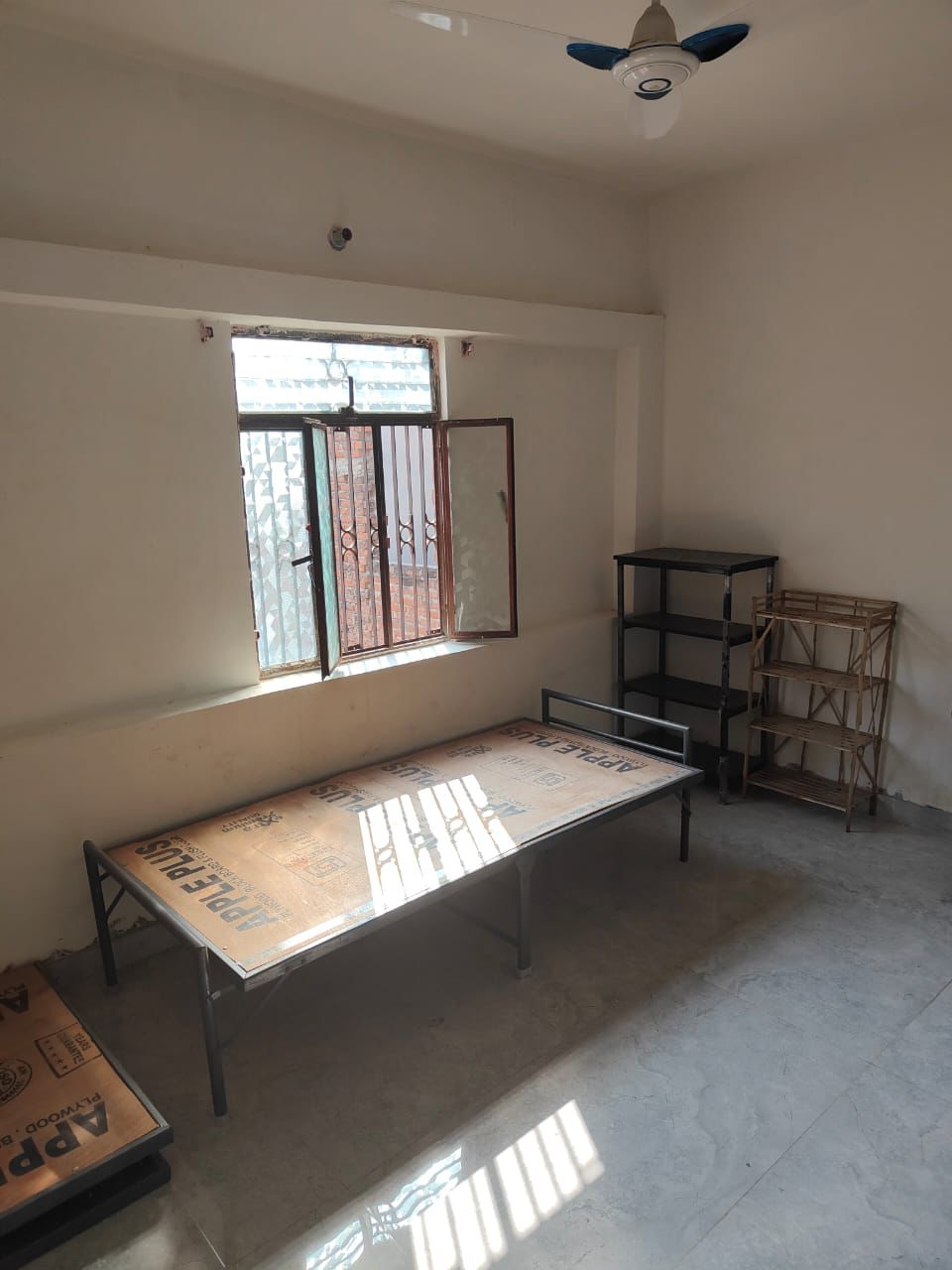 Room for girls in Teliyarganj