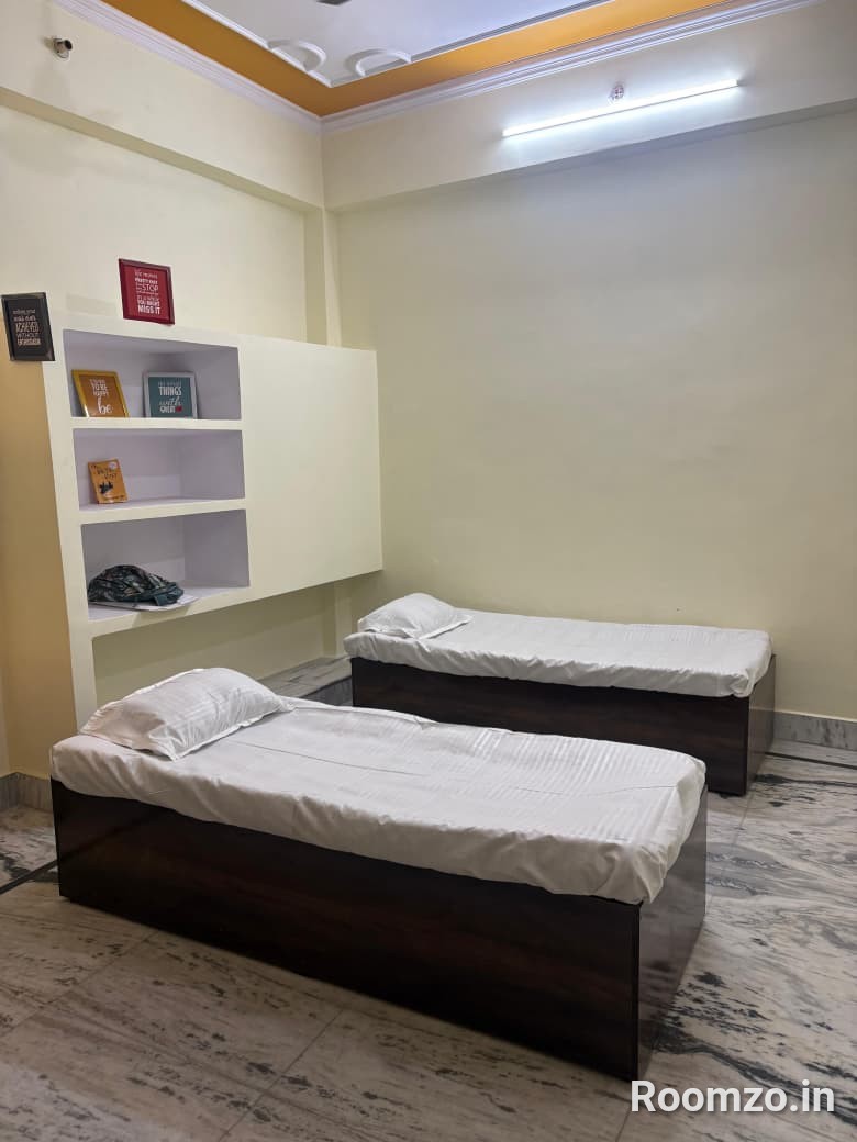 AC & Non AC Rooms in Ojha girls pg