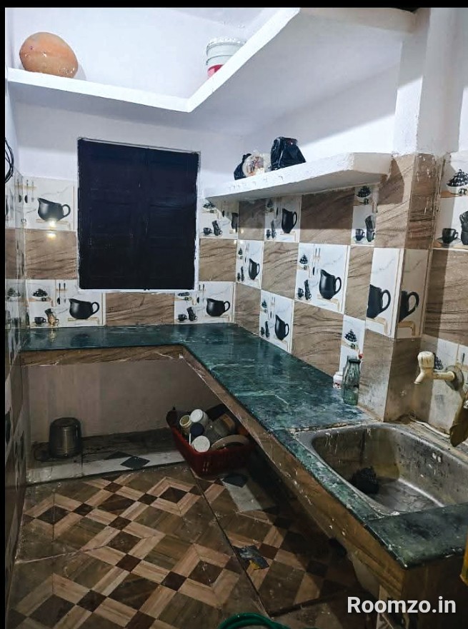 Room for girls in Kydganj  — photo 2 | Roomzo