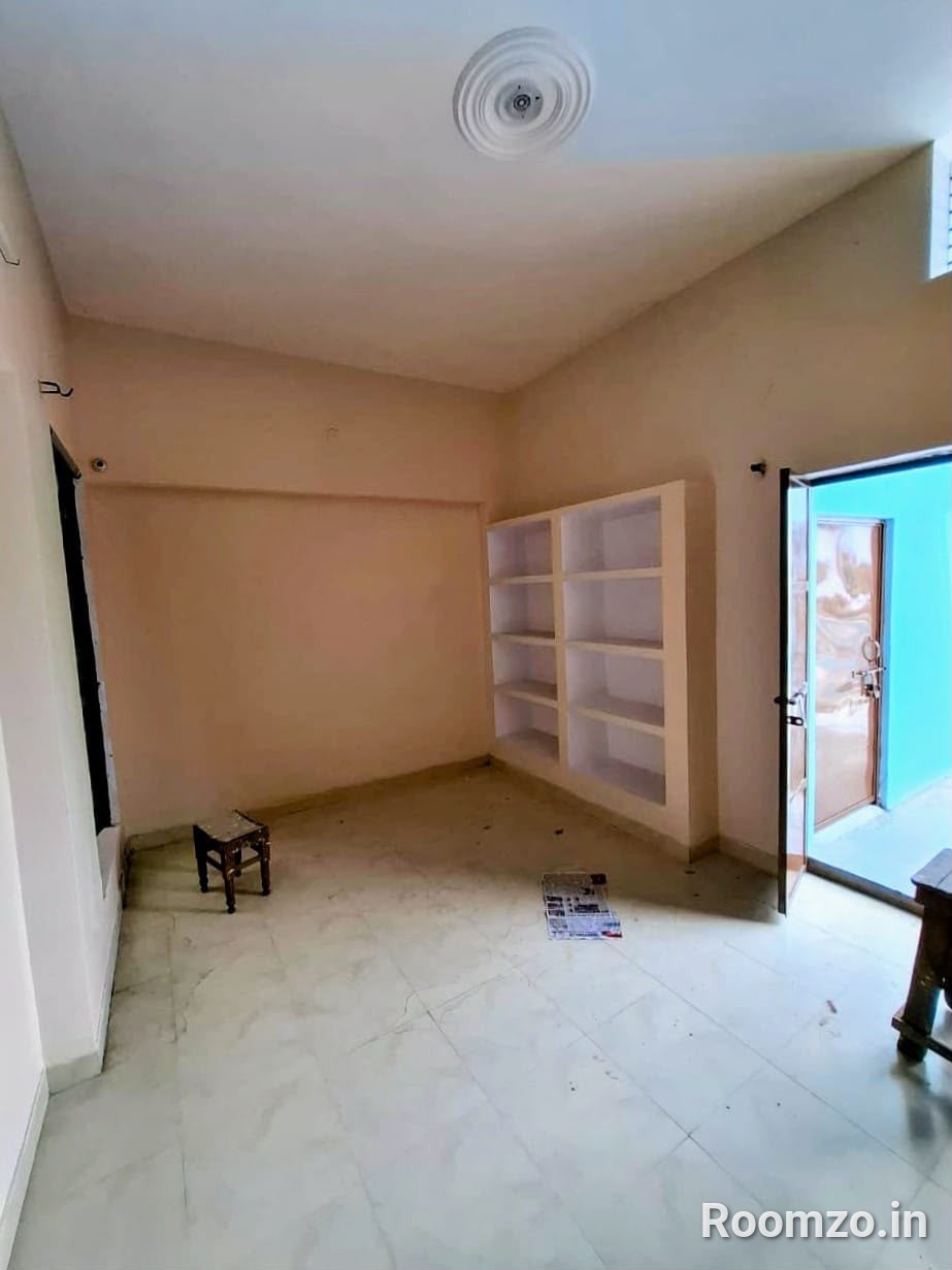 Room in Allahpur  — verified broker-free listing | Roomzo