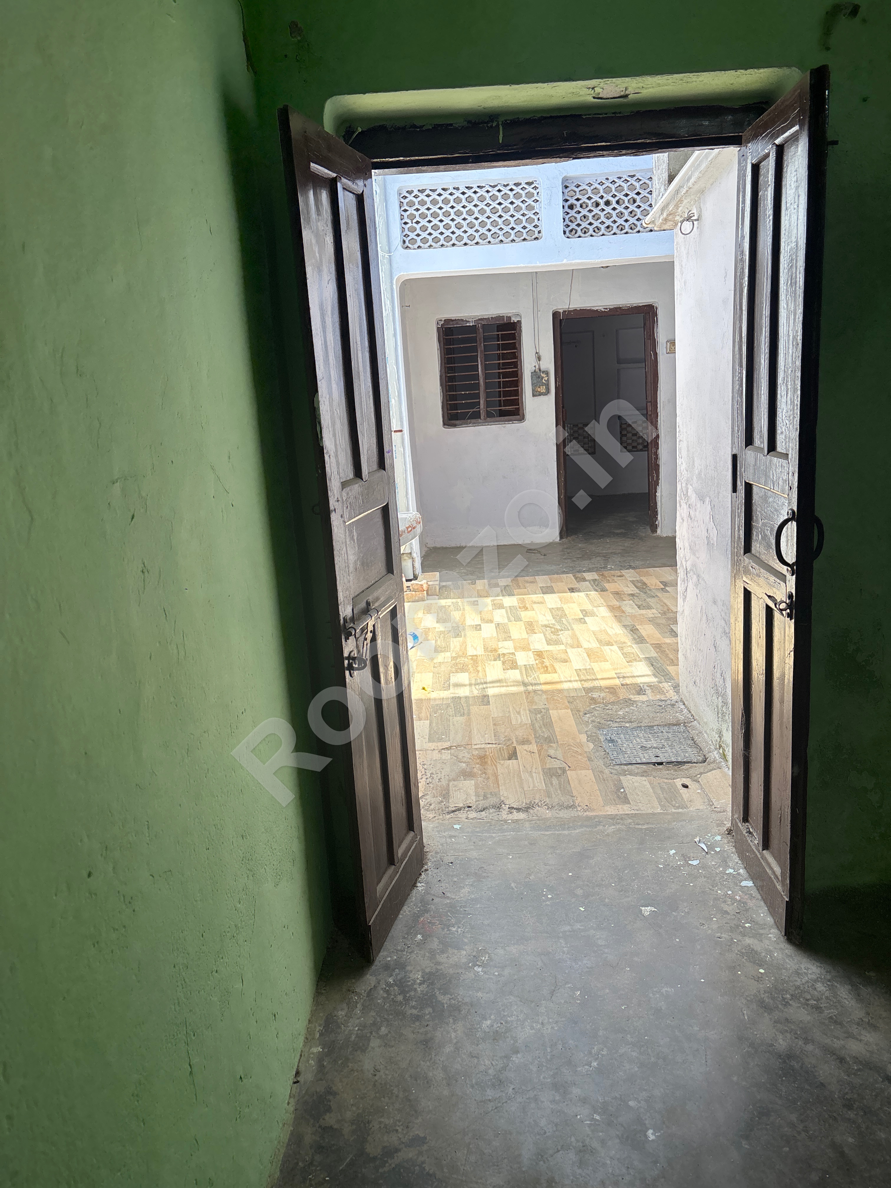 Ground Floor with separate exist door — photo 2 | Roomzo