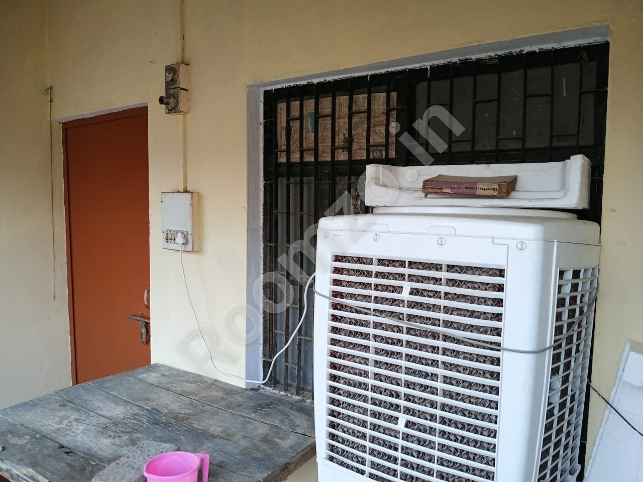 Single Occupancy Room for student in Naya Katra — photo 2 | Roomzo