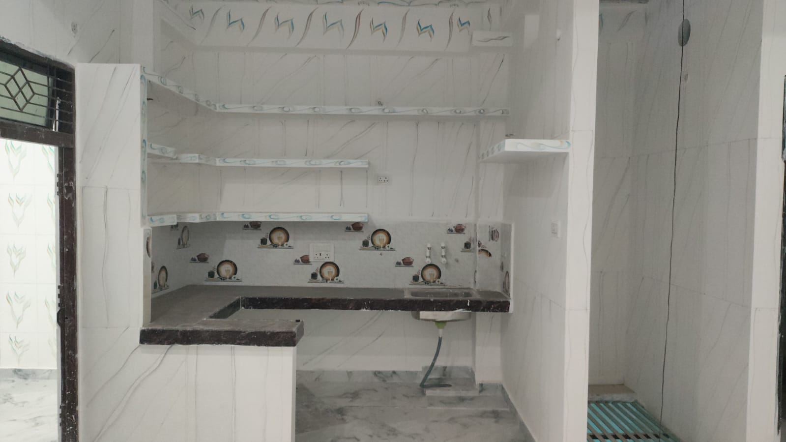 Set of 3 room with big loby, kitchen and washroom in Bamrauli Prayagraj  — photo 2 | Roomzo