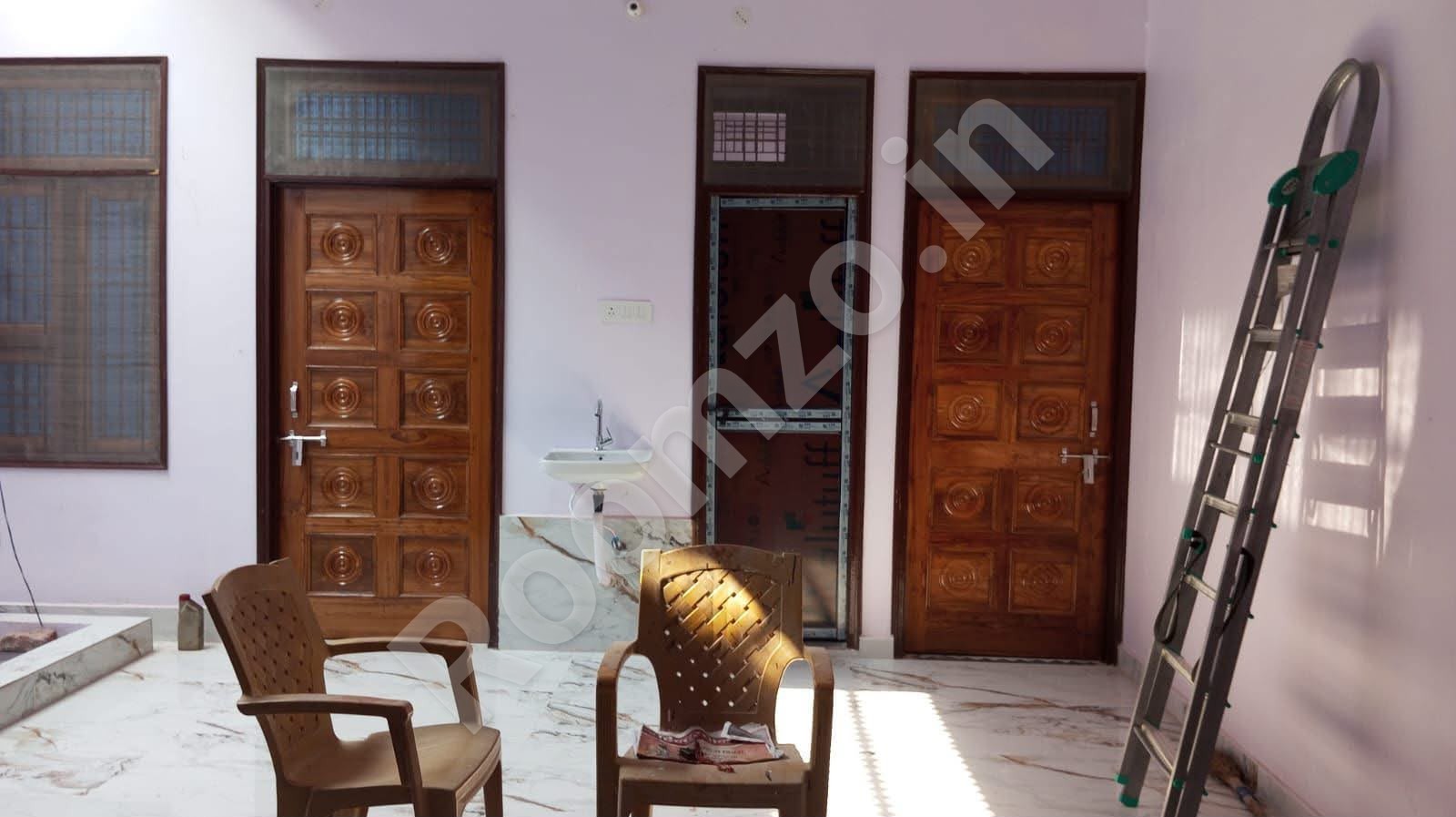 2 BHK flat near Jhunsi Police Chowky — verified broker-free listing | Roomzo