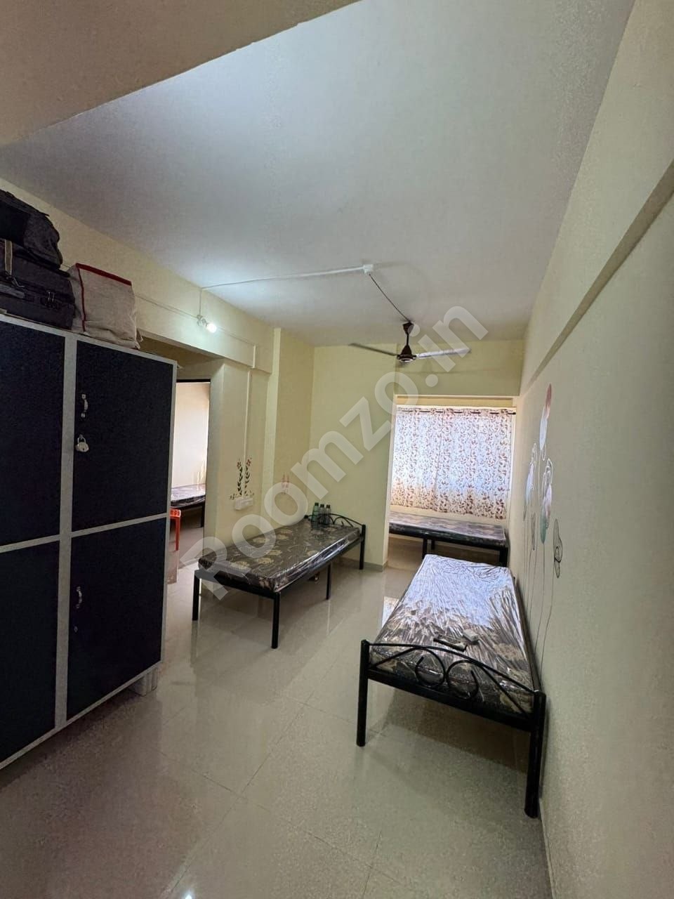 Homely, Affordable and Flexible Sharing PG + Mess in Pune — verified broker-free listing | Roomzo