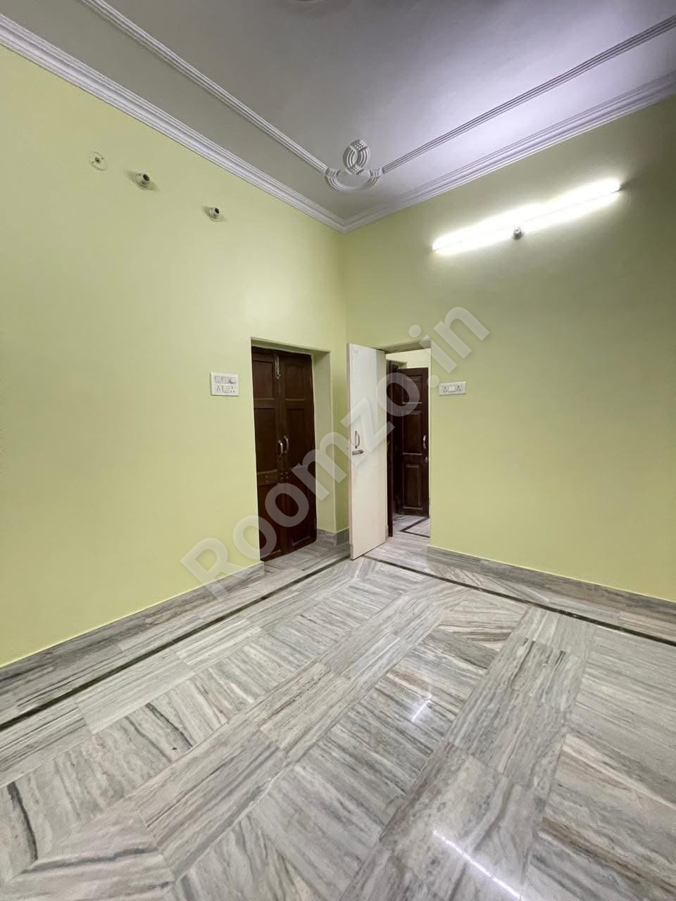 2 Room with Modular kitchen in Teliyabag, Varanasi  — photo 2 | Roomzo
