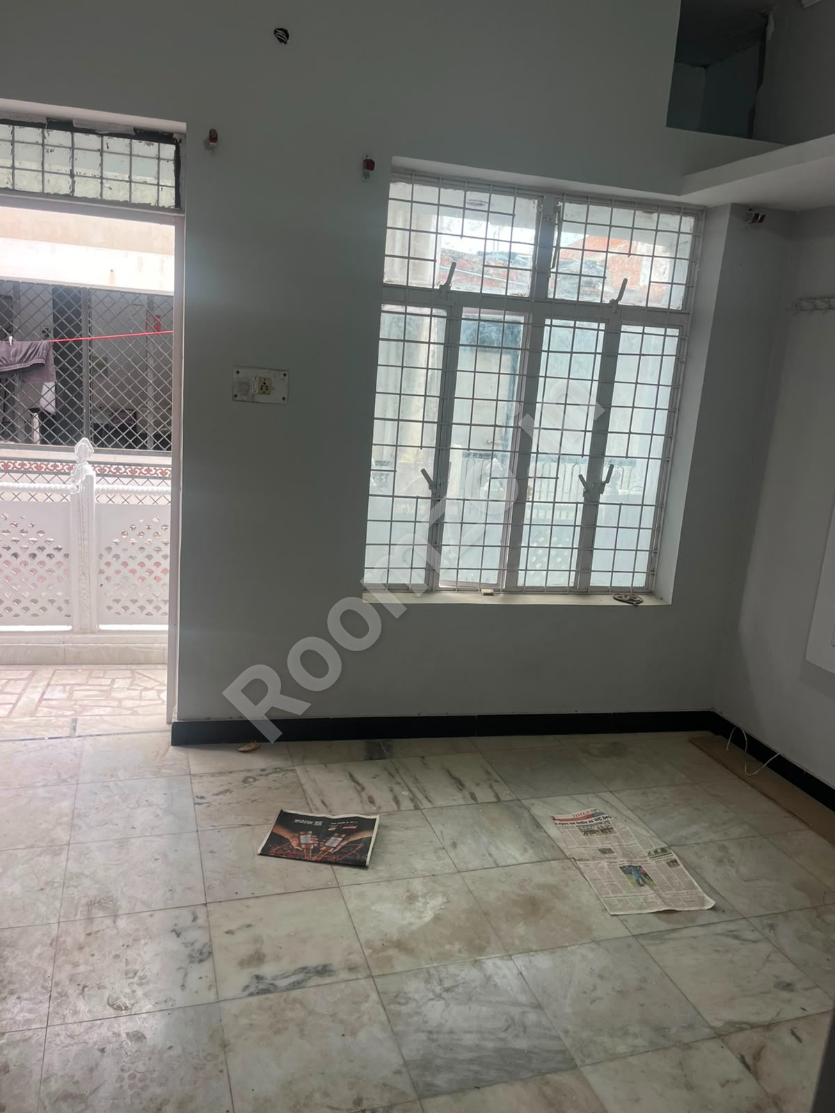 Flat with attached balcony in Maulviganj, Prayagraj — photo 2 | Roomzo