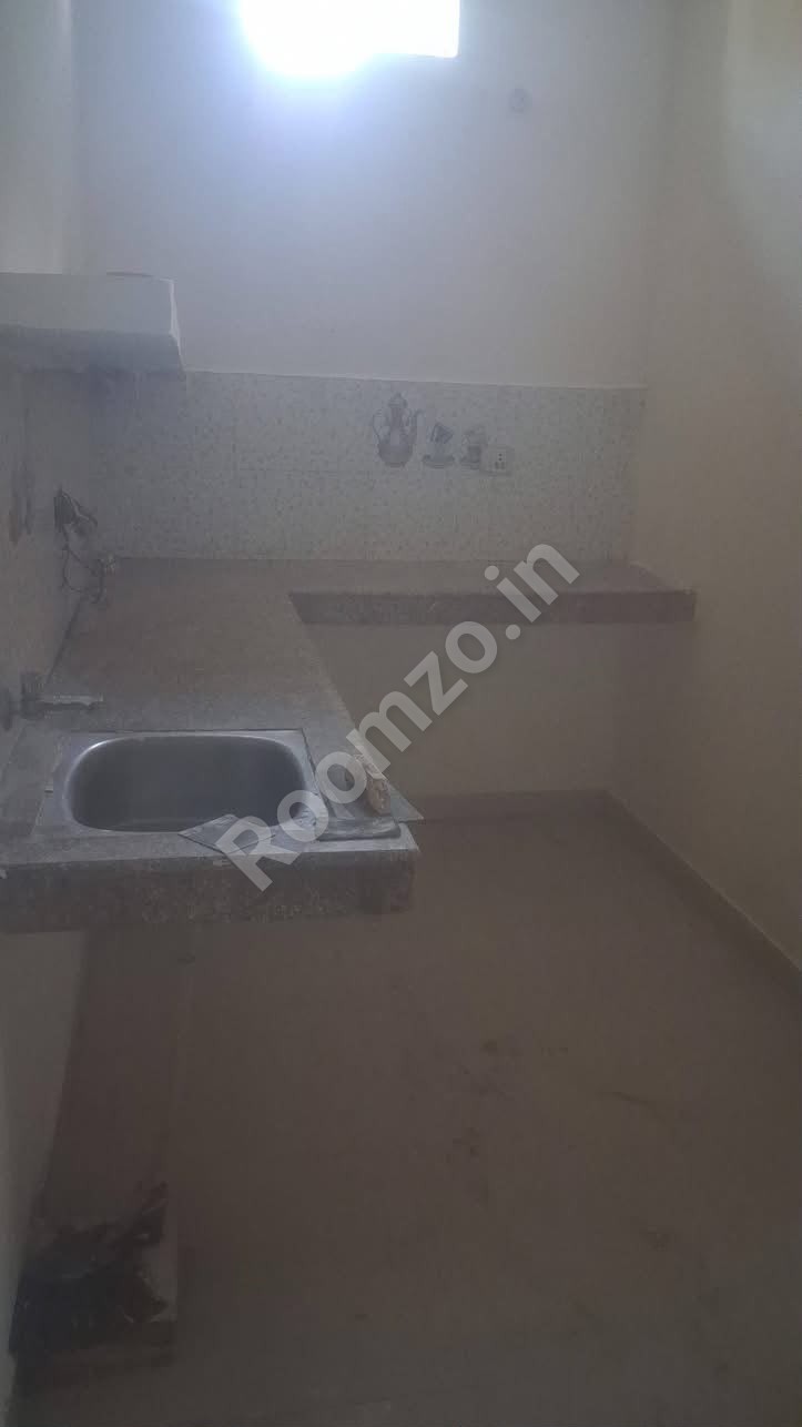 Room in Shivpur, Varanasi  — verified broker-free listing | Roomzo — photo 4