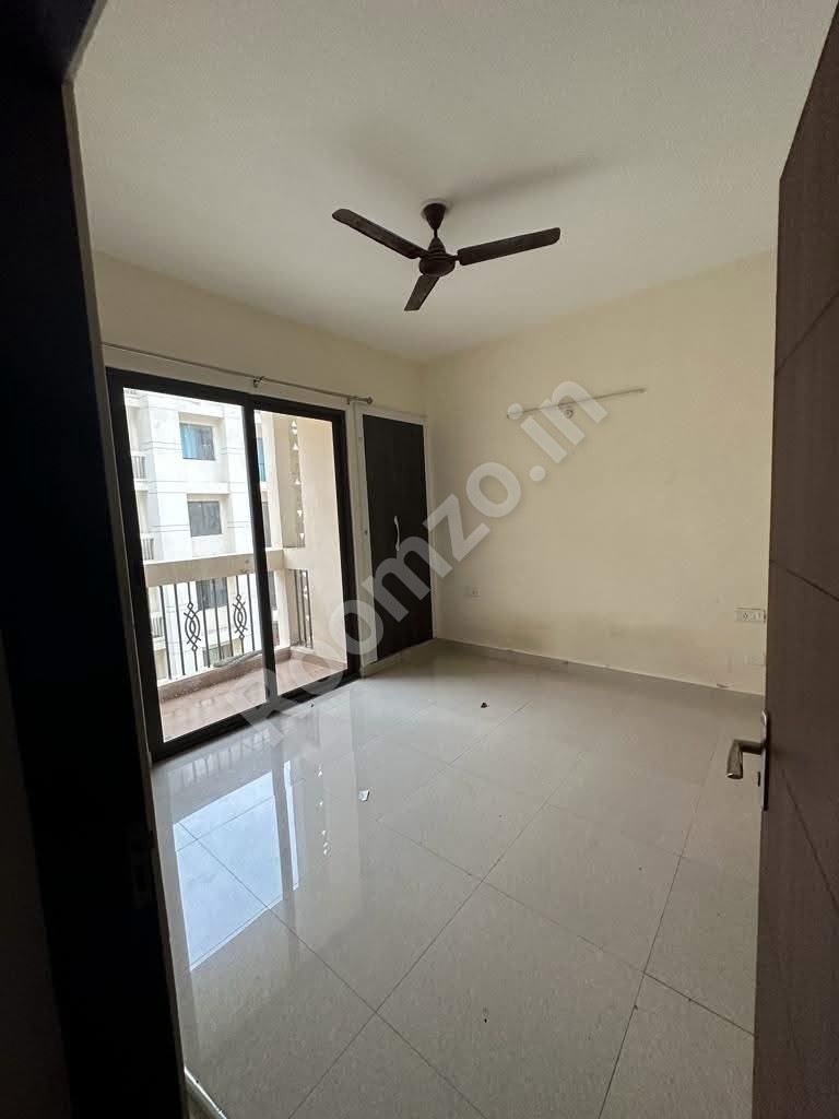 3 BHK Semi Furnished Flat in Lucknow  — verified broker-free listing | Roomzo — photo 2