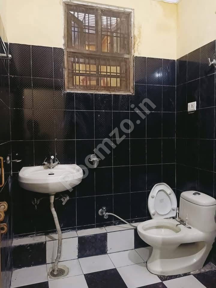 1 BHK Semi Furnished Flat in Indira Nagar, Lucknow  — verified broker-free listing | Roomzo — photo 4