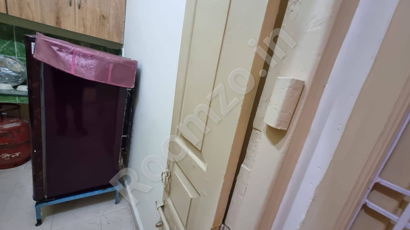Fully Furnished 2 BHK Flat in Laxmi Kundli, Varanasi — verified broker-free listing | Roomzo — photo 4