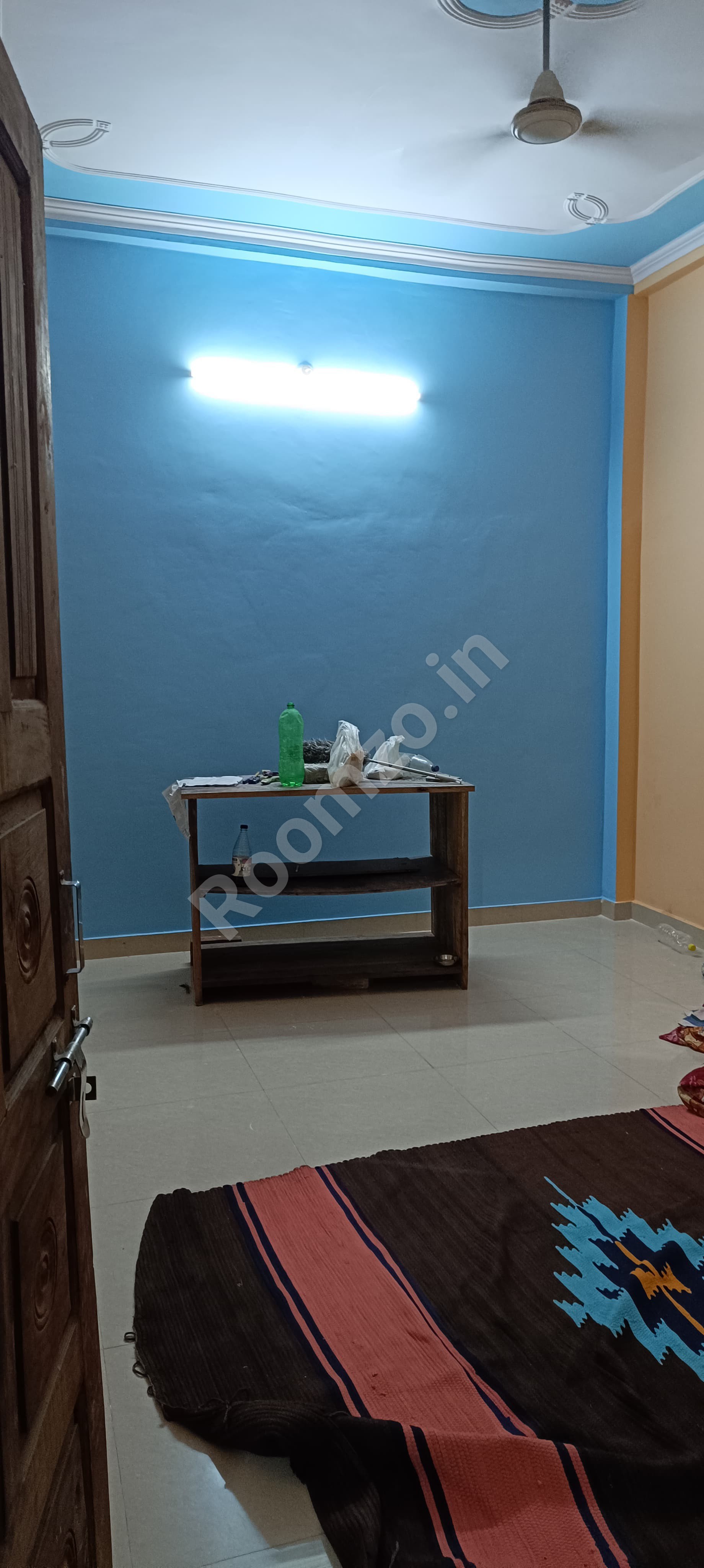 Room with attached balcony in Sunderpur  — verified broker-free listing | Roomzo — photo 1