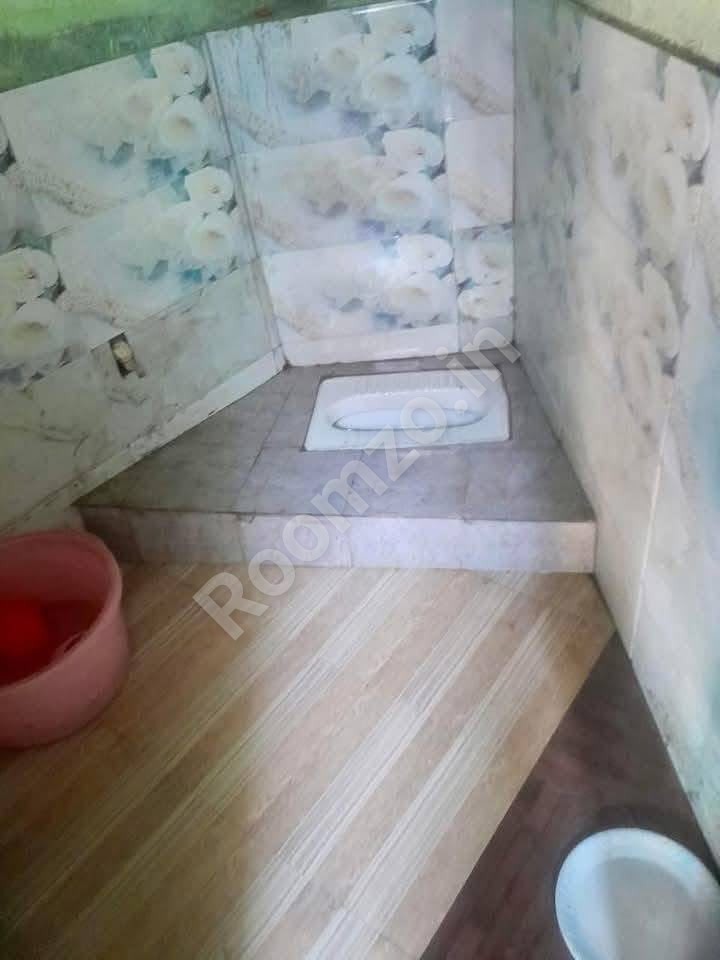 Single and Double Room in Allahpur  for rent on Roomzo — photo 4