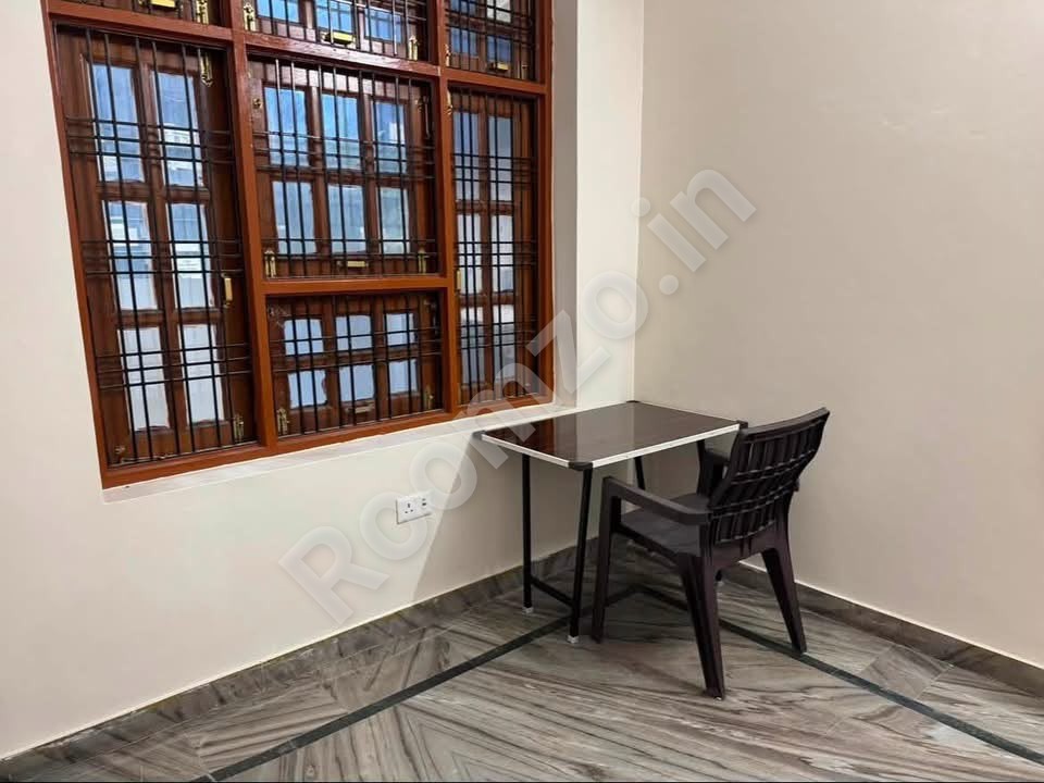Fully Furnished girls PG near SBI Patrakarpuram  — verified broker-free listing | Roomzo — photo 6