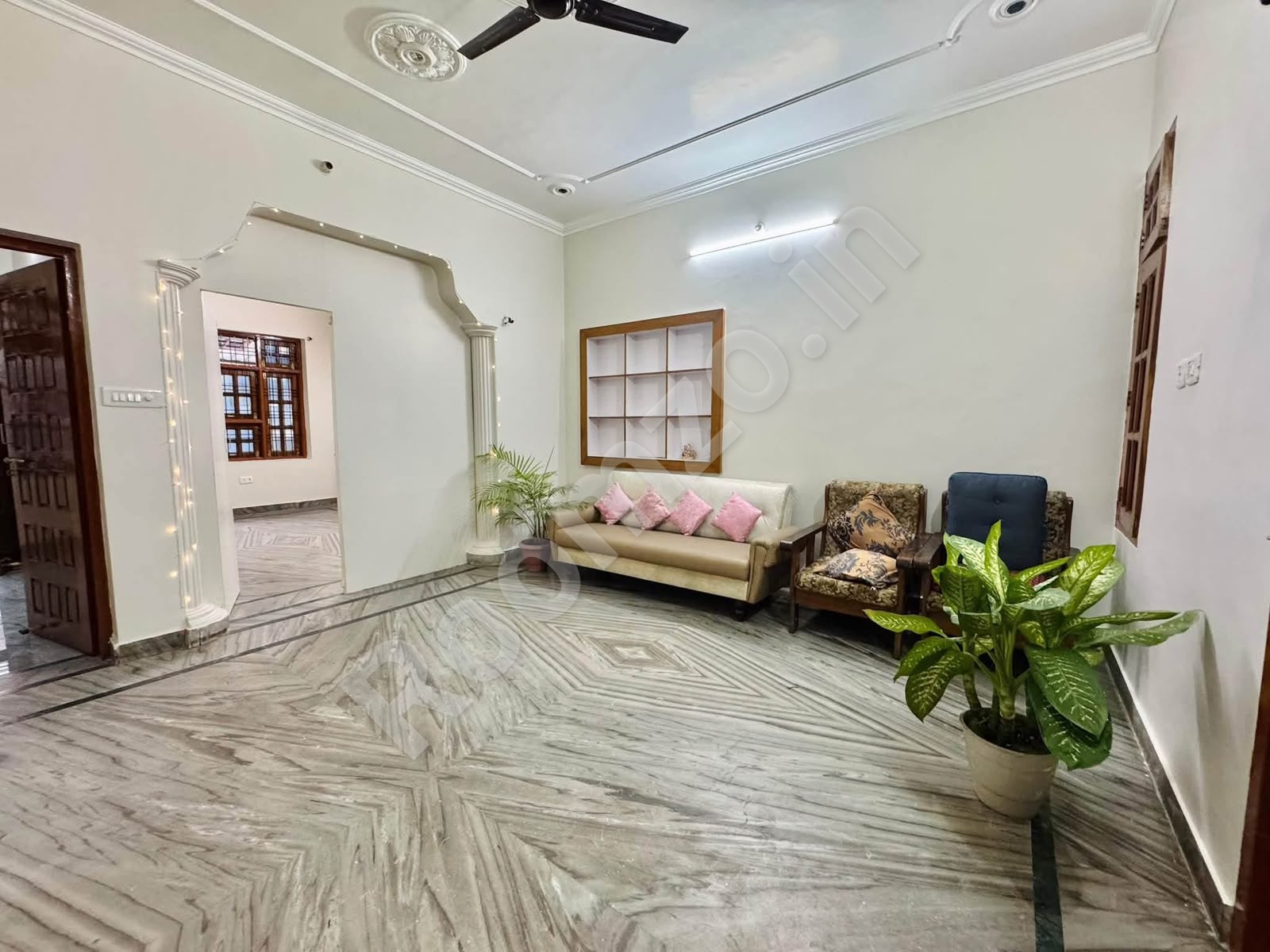 Fully Furnished girls PG near SBI Patrakarpuram  — verified broker-free listing | Roomzo — photo 1