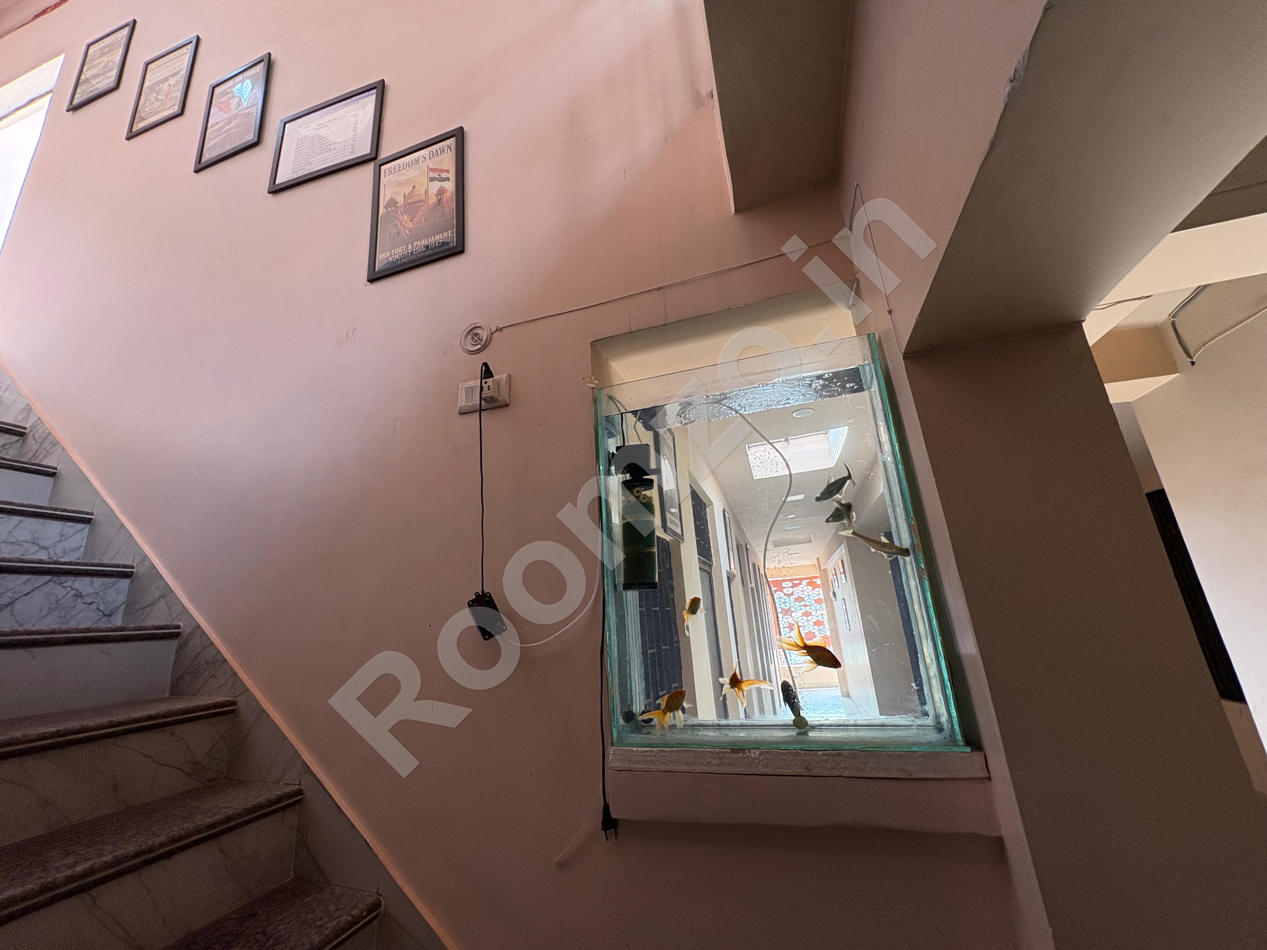 Two seater room available at Great Location — verified broker-free listing | Roomzo — photo 2