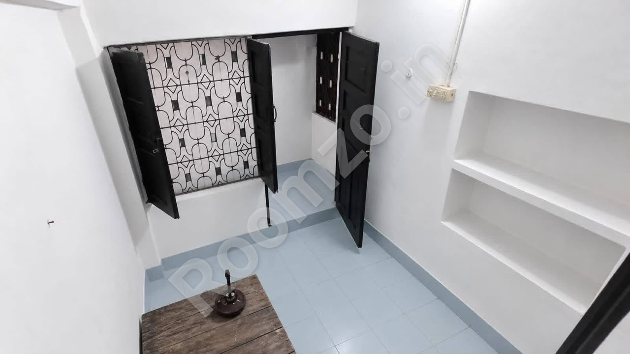 1 Room available near Allahpur Police Chowky  for rent on Roomzo — photo 1