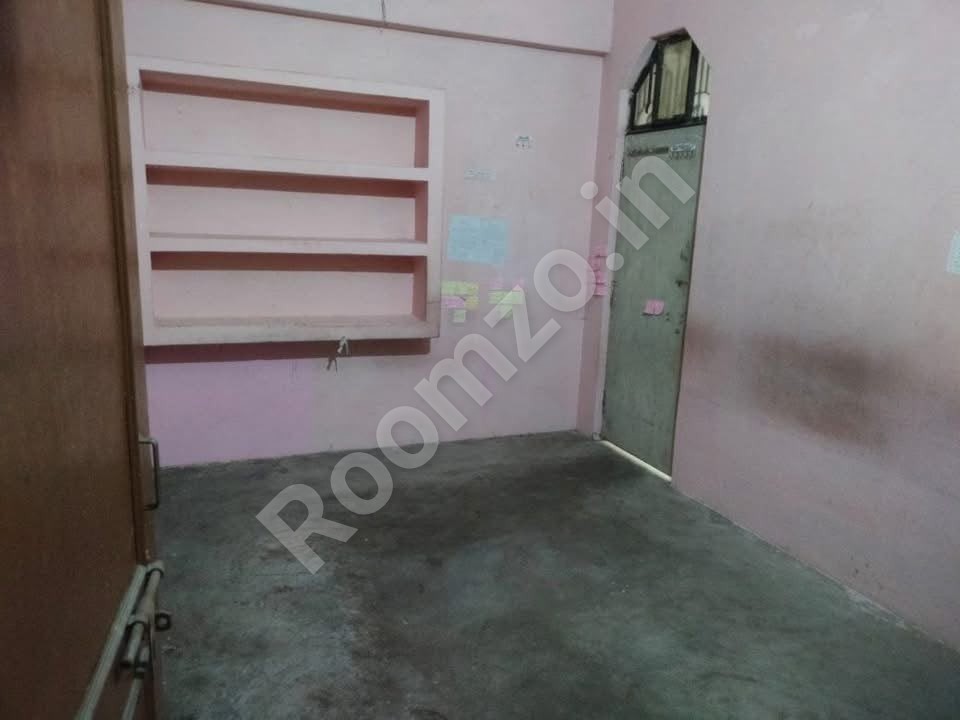 Room for Boys in Muthiganj, Prayagraj  for rent on Roomzo — photo 1